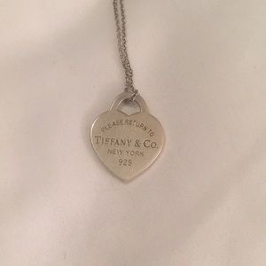 Return to Tiffany’s Heart tag charm and chain